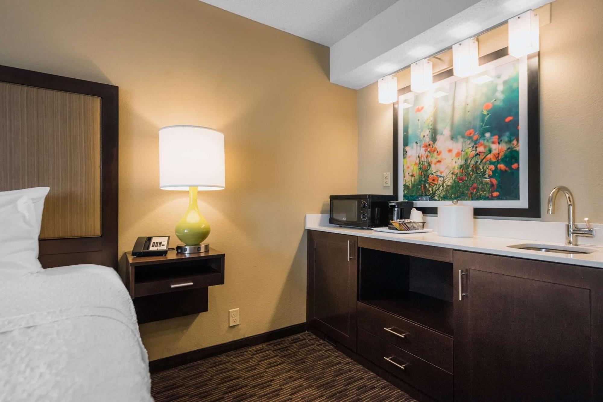 Hampton Inn Meridian Exteriör bild